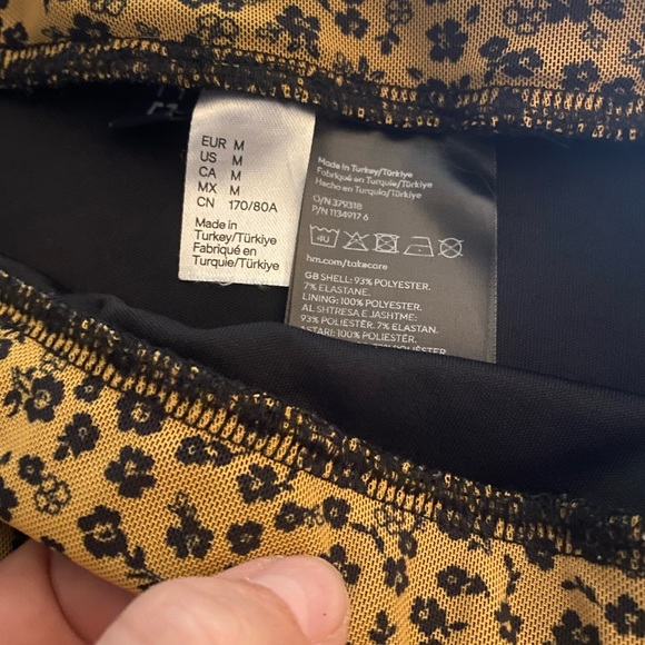 H&M- Ladies knee length skirt - Picture 5 of 11